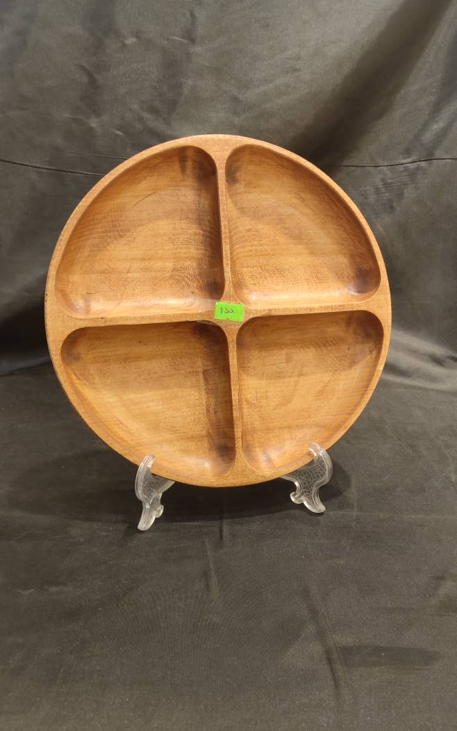 ظرف پذیرایی چهارخانه چوبی